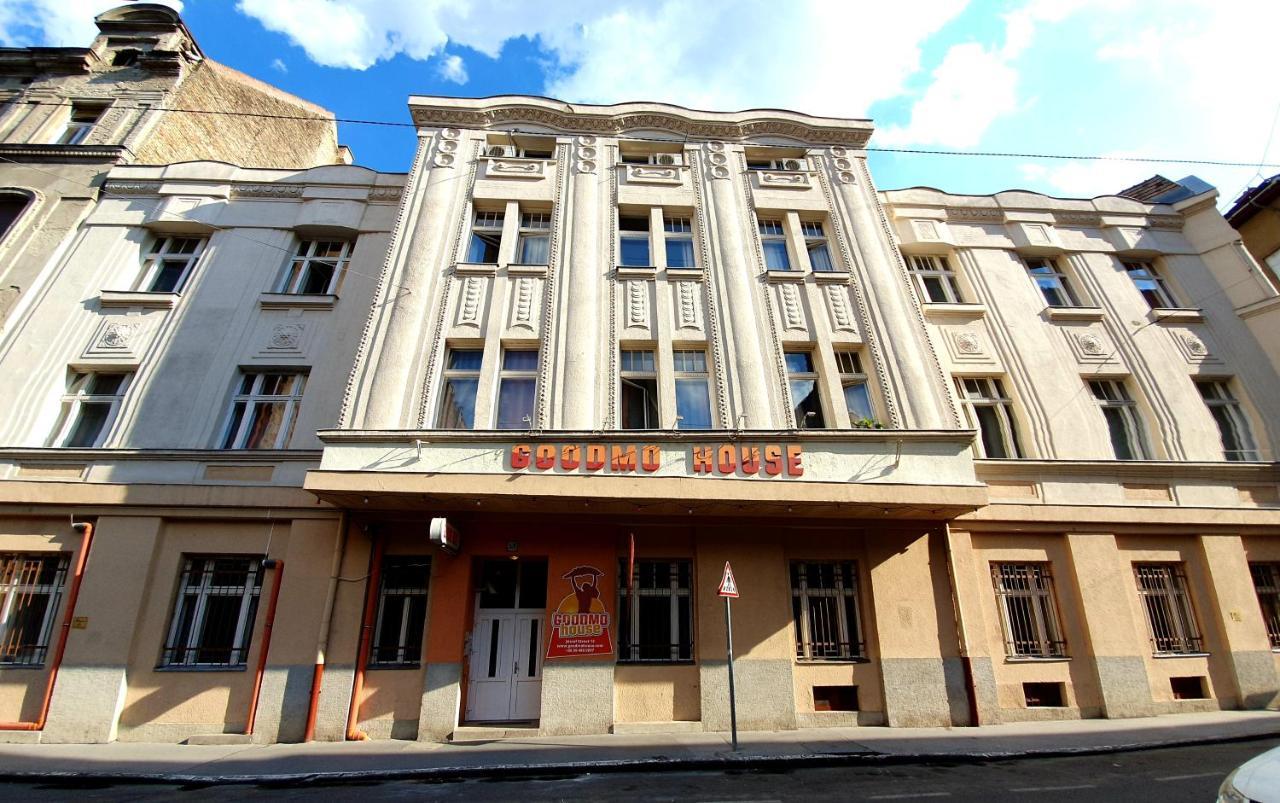 Hostel Goodmo House *