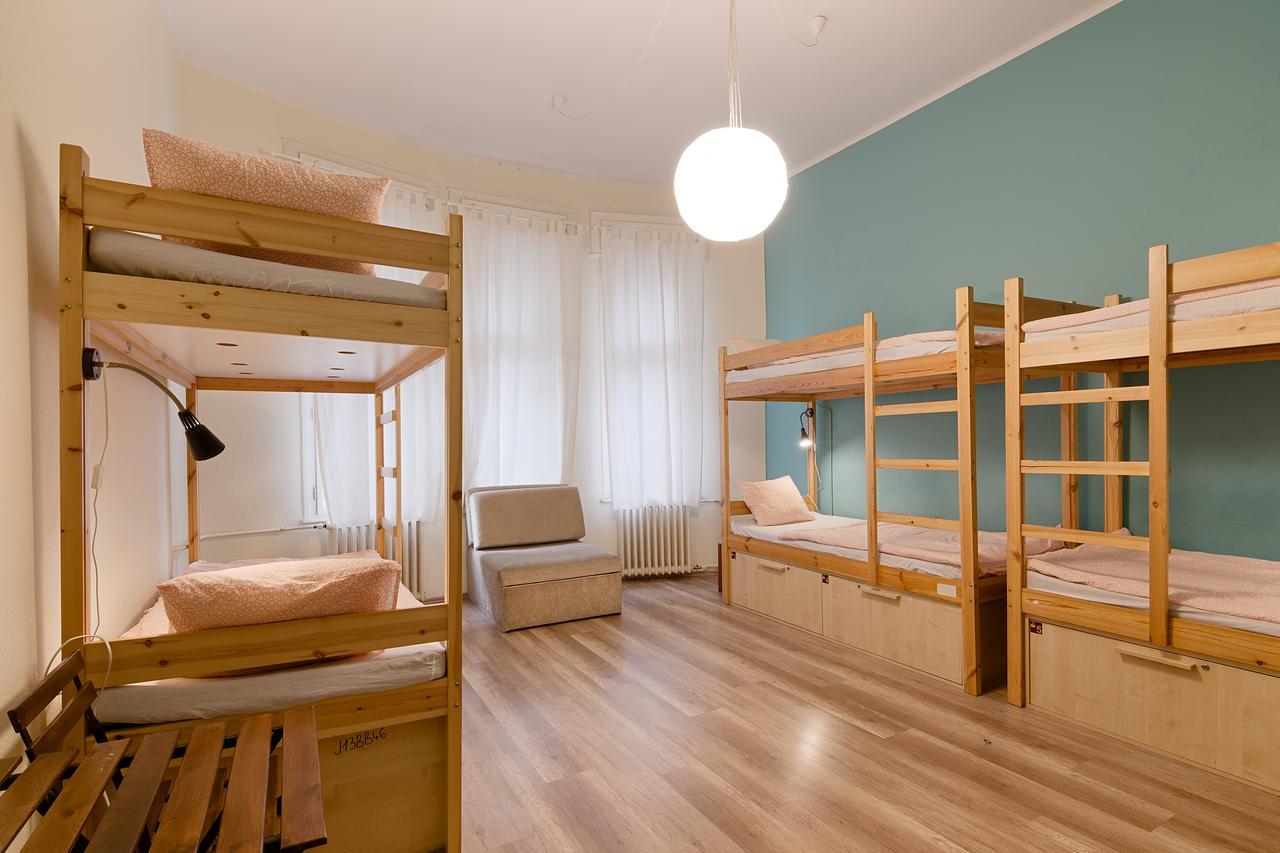 Hostel Goodmo House *