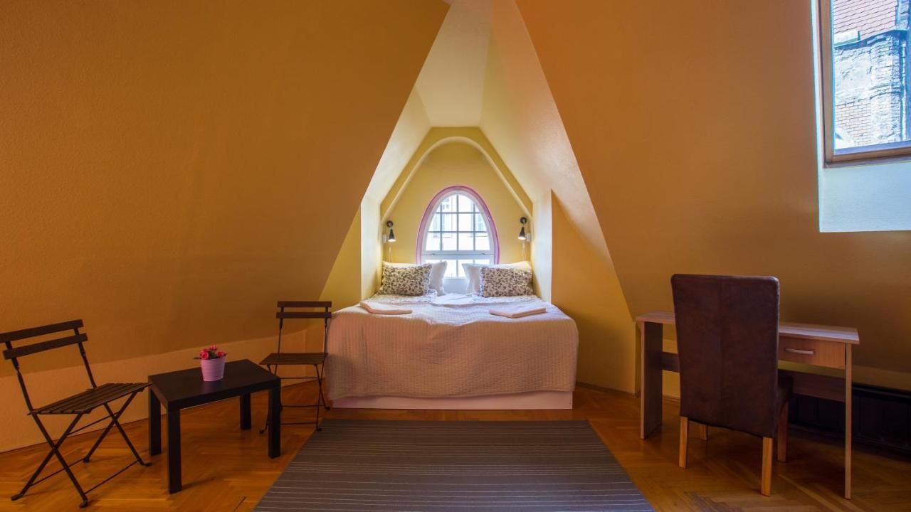 Goodmo House Hostel